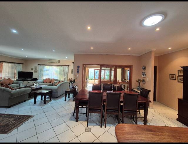 3 BEDROOM TOWNHOUSE FOR SALE IN UVONGO